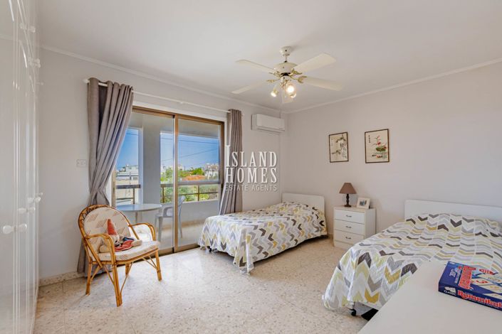 Image No.17-Maison de 5 chambres à vendre à Deryneia