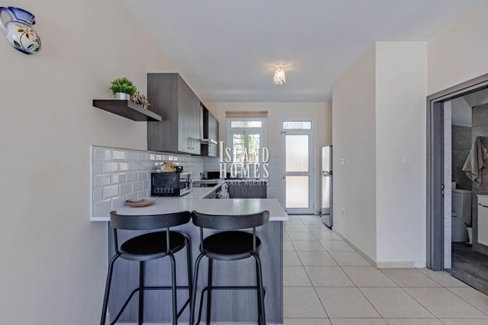 Image No.14-2 Bed Townhouse for sale