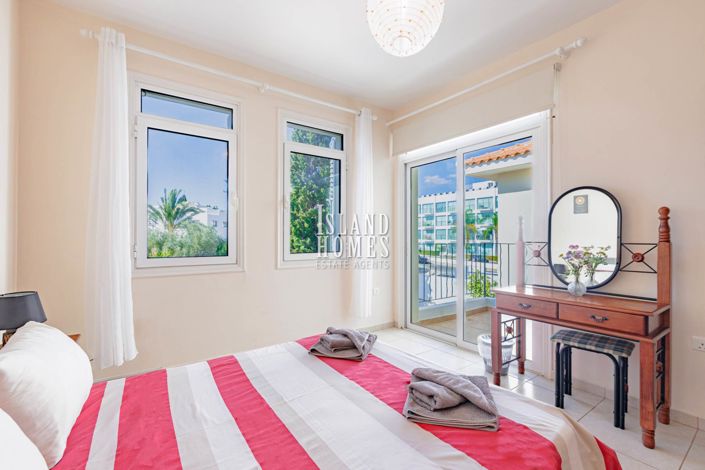 Image No.22-2 Bed Townhouse for sale