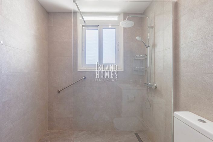 Image No.26-2 Bed Townhouse for sale