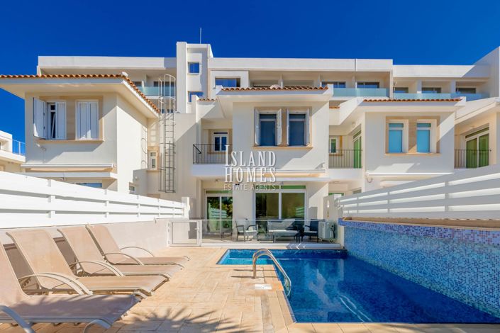 Image No.7-2 Bed Townhouse for sale