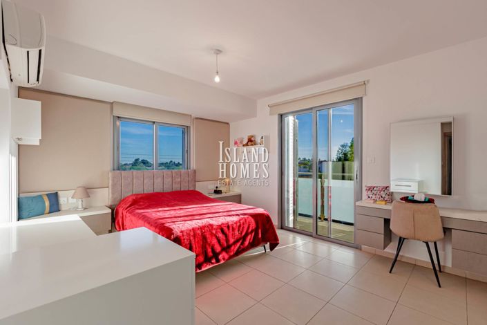 Image No.14-3 Bed Apartment for sale