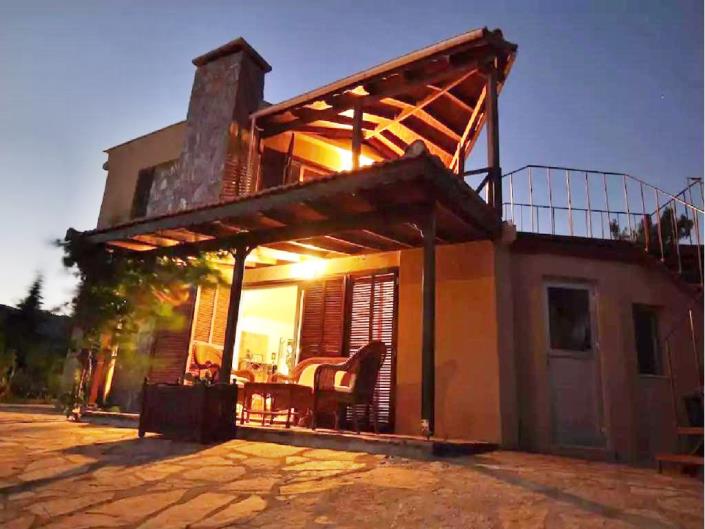 Image No.3-Maison de 6 chambres à vendre à Mazi