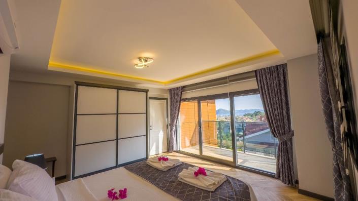 Image No.8-4 Bed Villa / Detached for sale