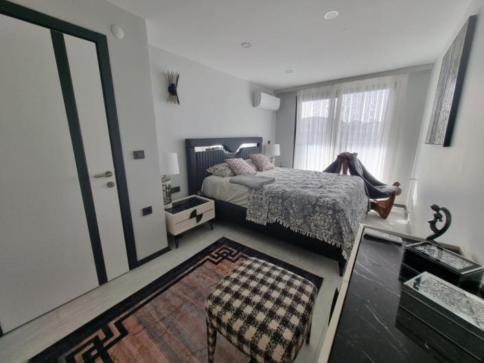 Image No.9-3 Bed Duplex for sale