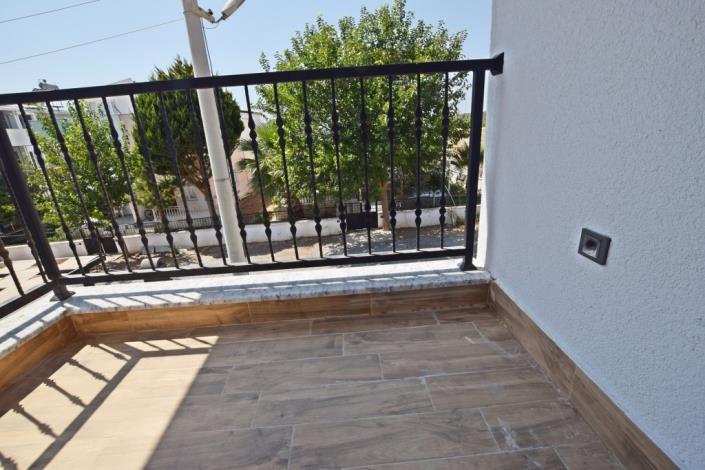 Image No.32-3 Bed Villa / Detached for sale