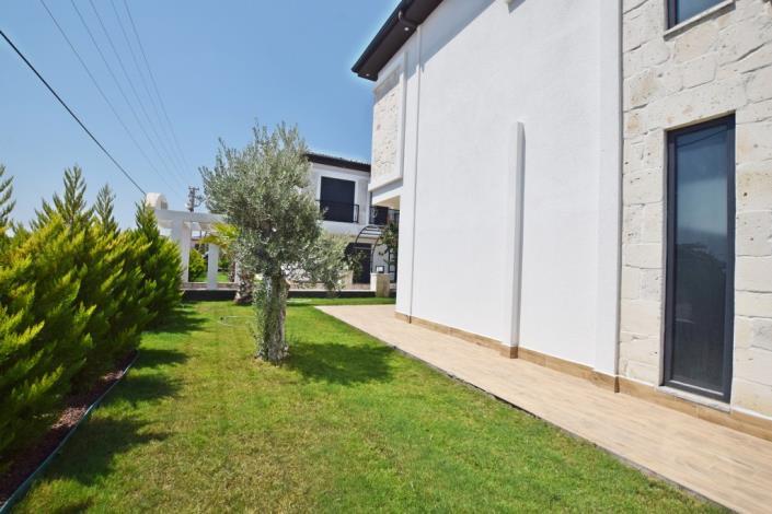 Image No.10-3 Bed Villa / Detached for sale