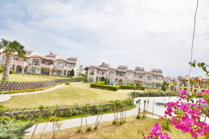 Image No.37-3 Bed Semi-Detached for sale