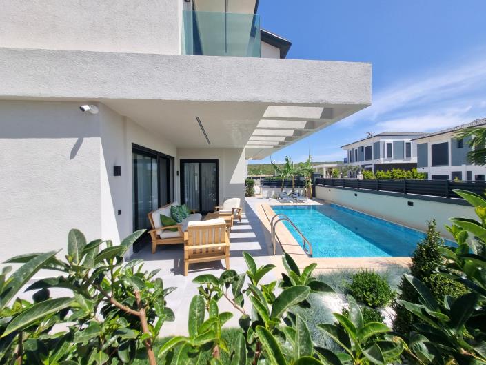 Image No.5-Villa / Détaché de 4 chambres à vendre à Altinkum