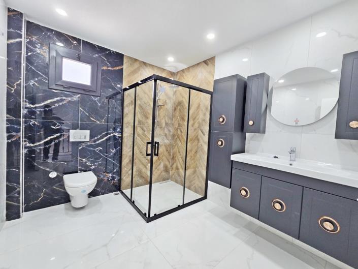 Image No.27-5 Bed Semi-Detached for sale