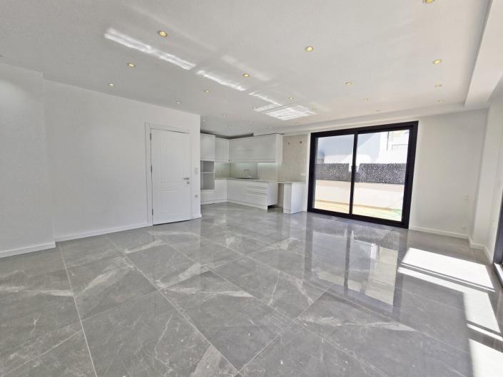 Image No.14-5 Bed Semi-Detached for sale