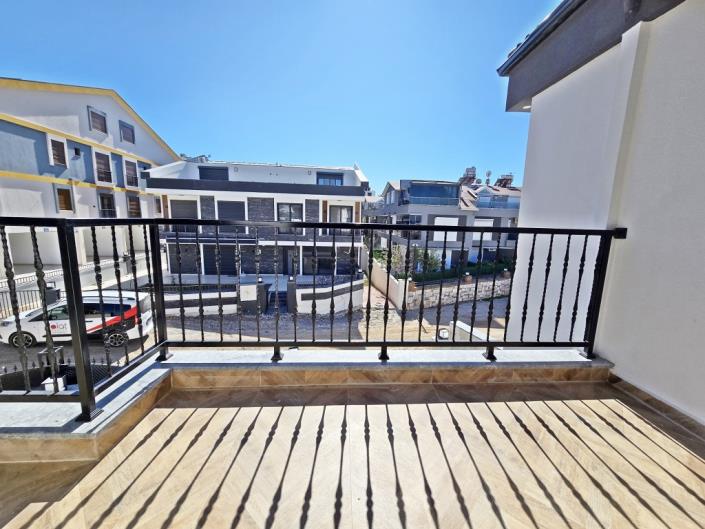 Image No.20-5 Bed Semi-Detached for sale