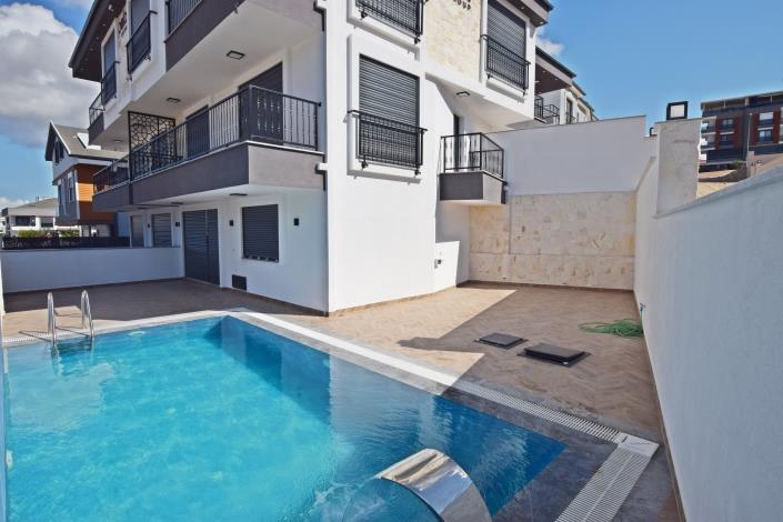 Image No.7-5 Bed Semi-Detached for sale