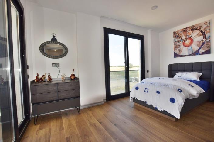 Image No.20-4 Bed Villa / Detached for sale