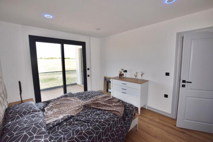 Image No.26-4 Bed Villa / Detached for sale