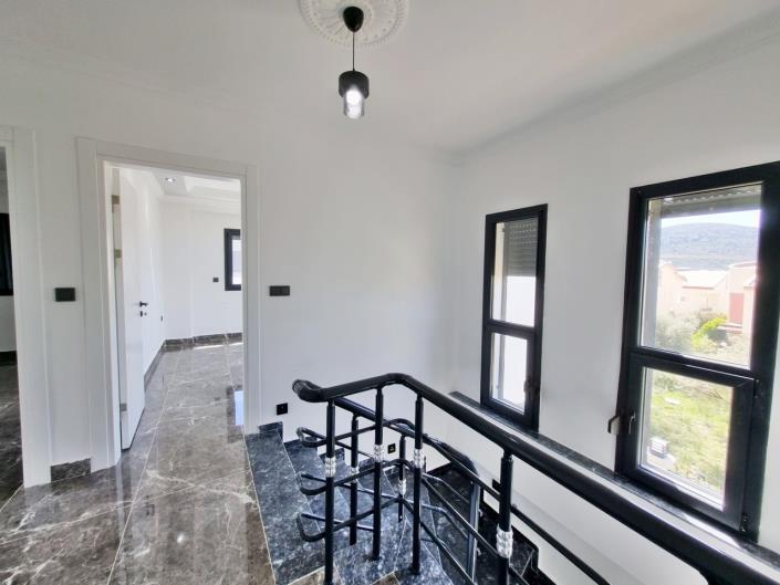 Image No.29-4 Bed Villa / Detached for sale