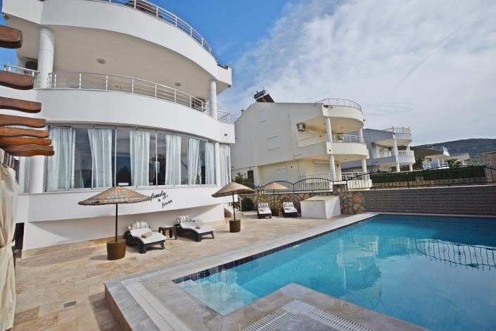 Image No.8-6 Bed Villa / Detached for sale