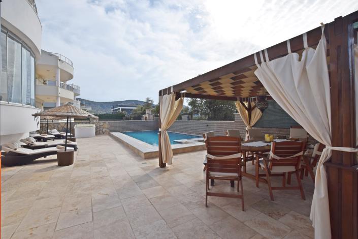 Image No.10-6 Bed Villa / Detached for sale