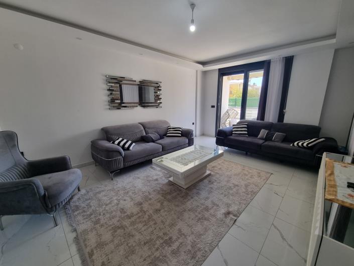 Image No.8-3 Bed Semi-Detached for sale