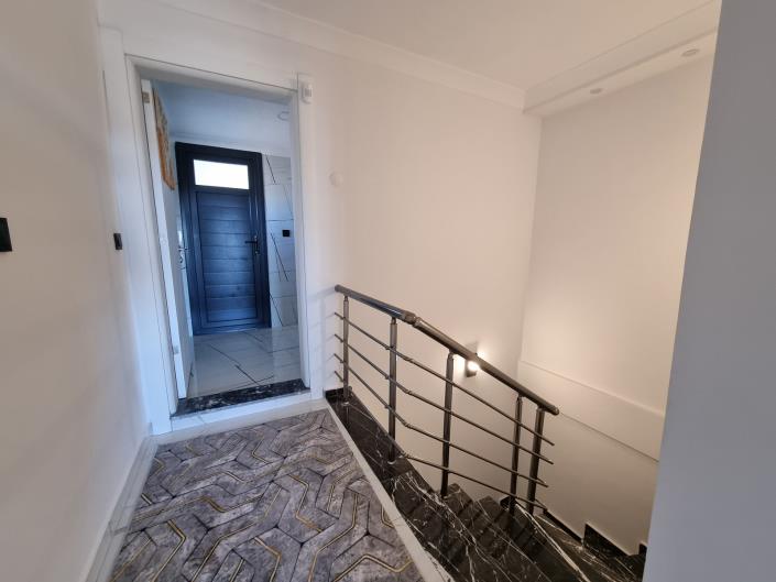 Image No.26-3 Bed Semi-Detached for sale