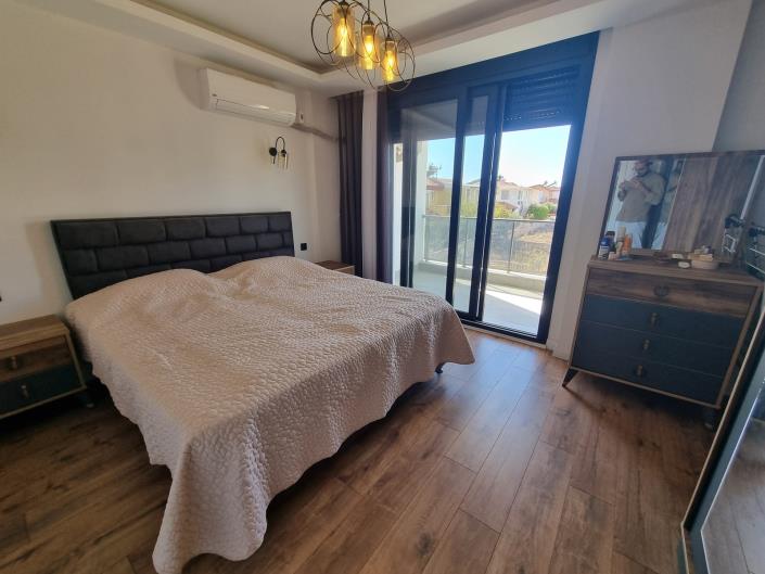 Image No.19-3 Bed Semi-Detached for sale