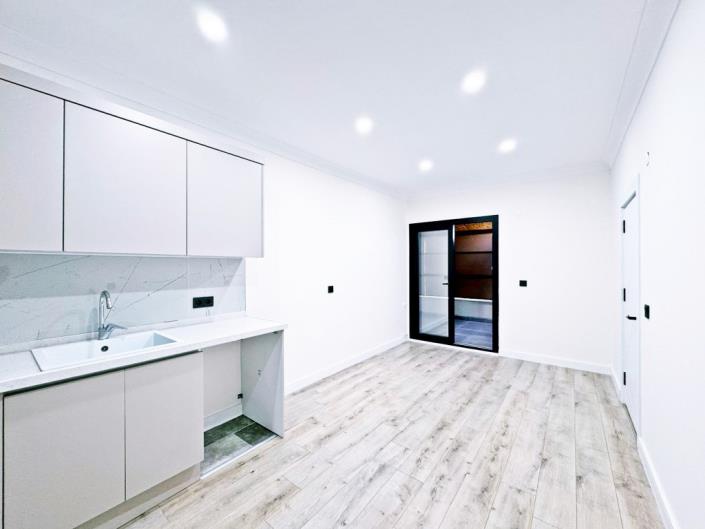 Image No.9-3 Bed Duplex for sale