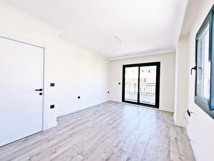 Image No.26-3 Bed Duplex for sale