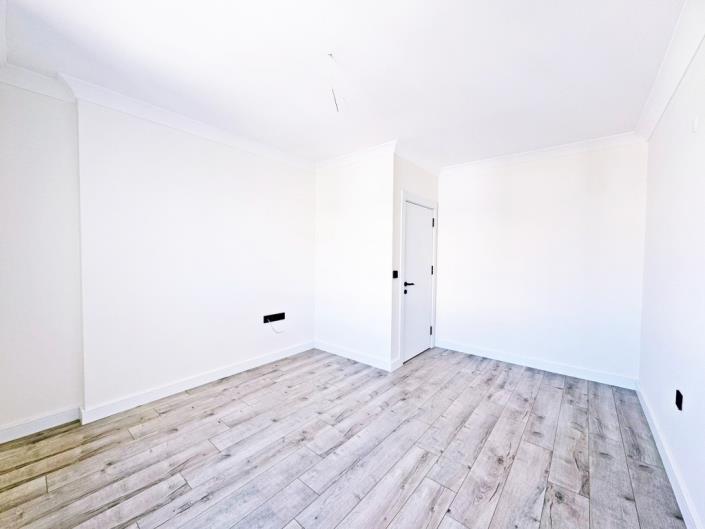 Image No.19-3 Bed Duplex for sale