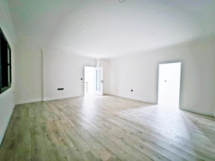 Image No.12-3 Bed Duplex for sale