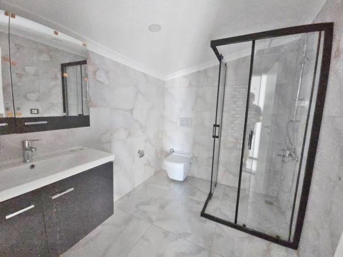 Image No.8-3 Bed Duplex for sale