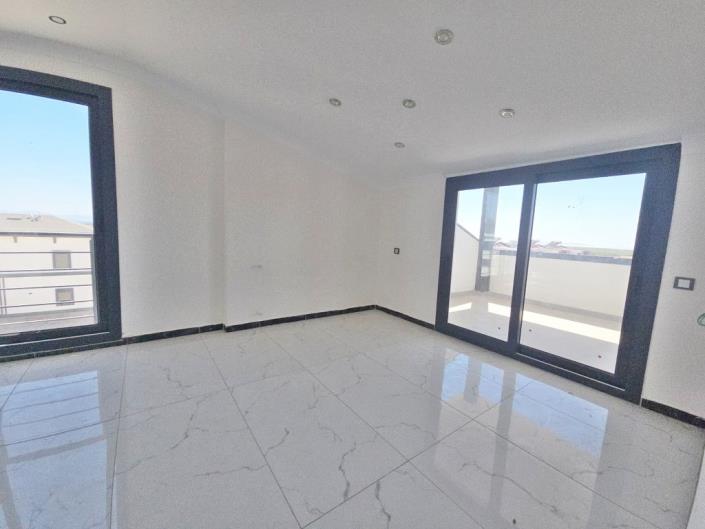 Image No.10-3 Bed Duplex for sale