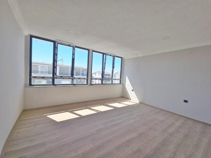 Image No.9-3 Bed Duplex for sale