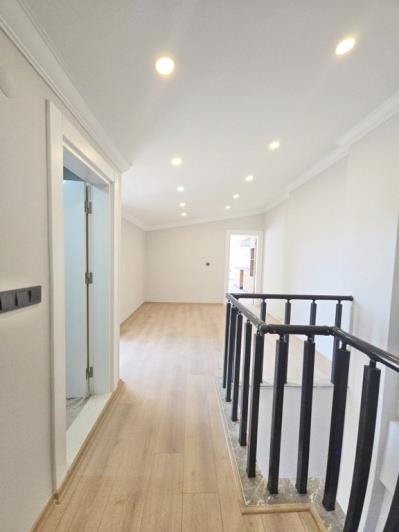 Image No.11-3 Bed Duplex for sale