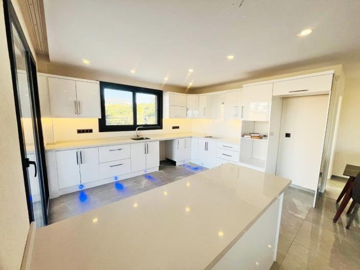 Image No.12-Villa / Détaché de 5 chambres à vendre à Aydin