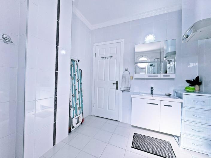 Image No.29-2 Bed Apartment for sale