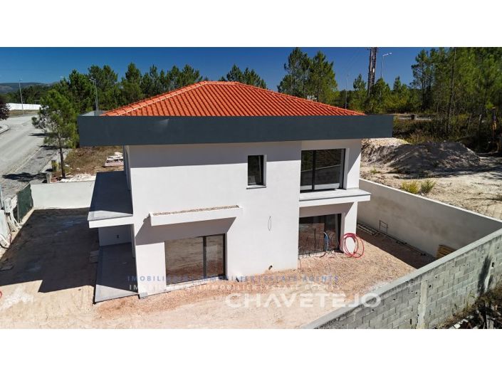 Image No.14-4 Bed House for sale