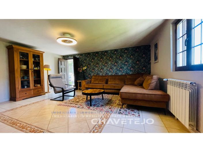 Image No.6-6 Bed Farmhouse for sale