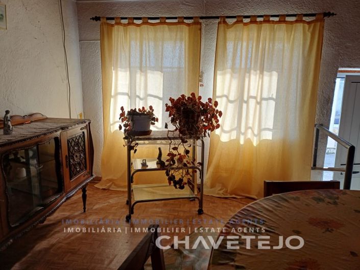 Image No.11-2 Bed House for sale