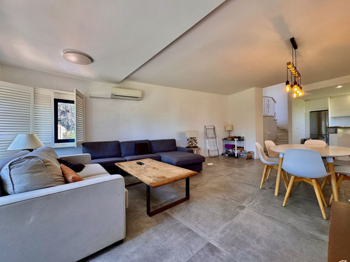 Image No.14-3 Bed Property for sale