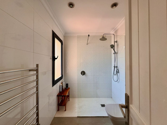 Image No.31-3 Bed Property for sale