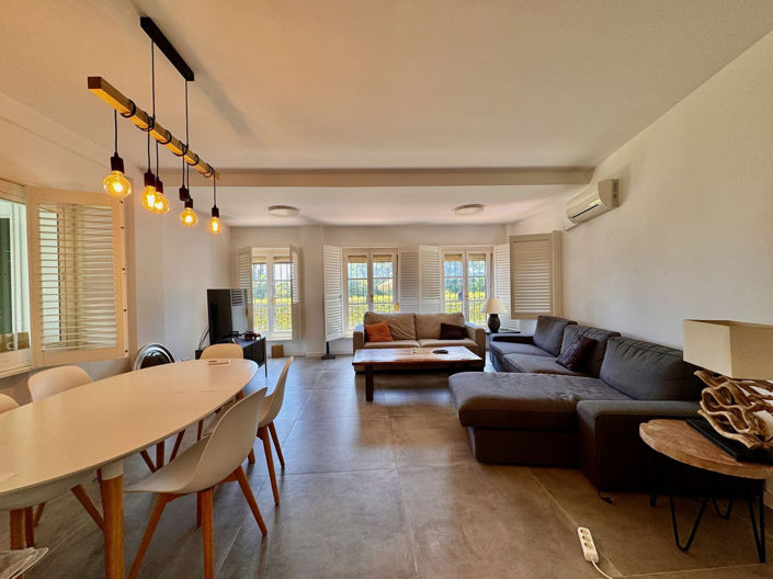 Image No.33-3 Bed Property for sale