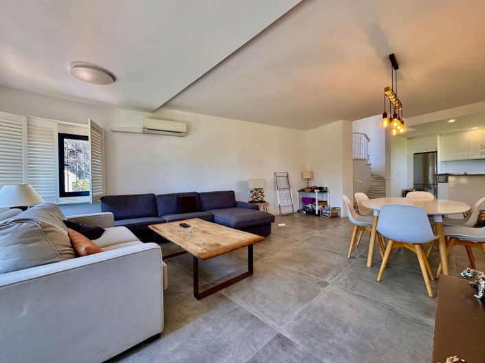 Image No.34-3 Bed Property for sale