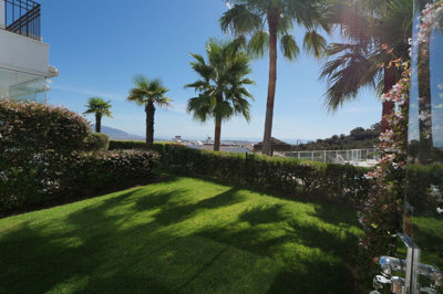 12-53013098fcab6c38b1379cd33298e050