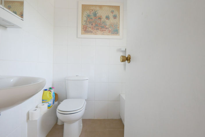 Image No.12-2 Bed Property for sale