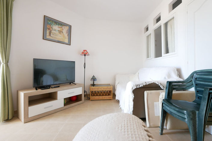 Image No.20-2 Bed Property for sale