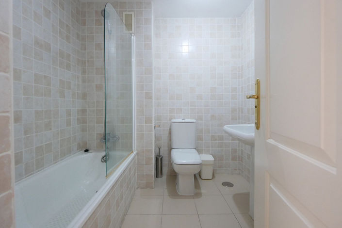 Image No.9-2 Bed Property for sale