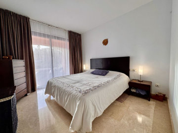 12-53013098fcab6c38b1379cd33298e050