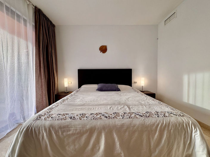 Image No.14-2 Bed Property for sale