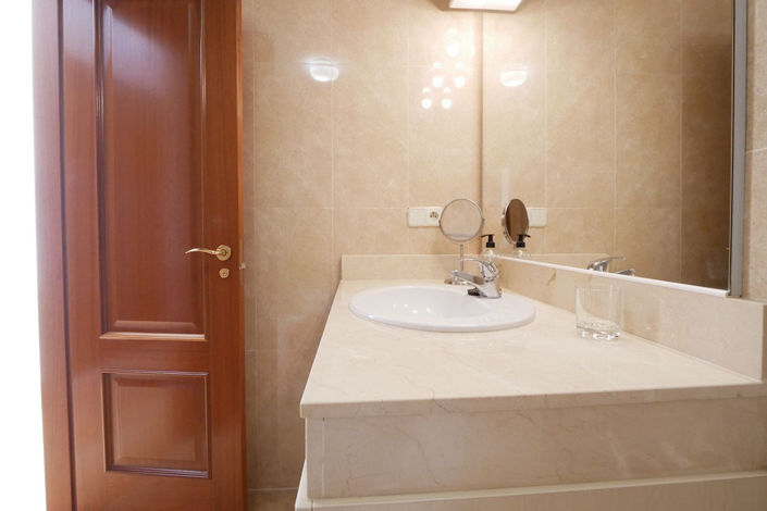 Image No.18-2 Bed Property for sale