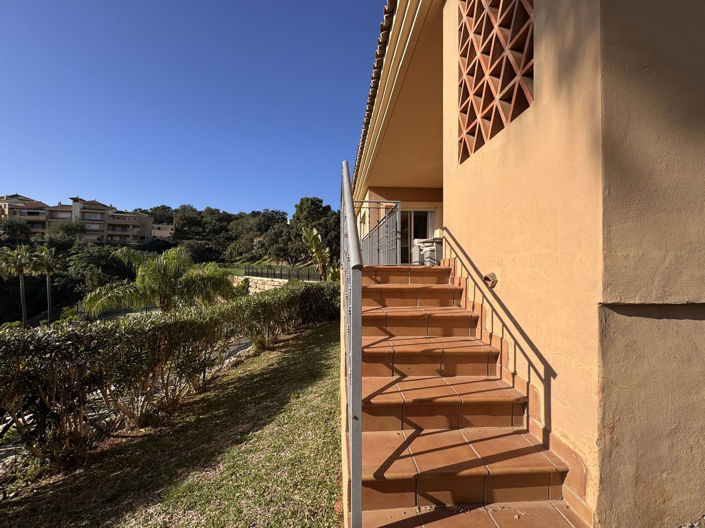 Image No.28-2 Bed Property for sale